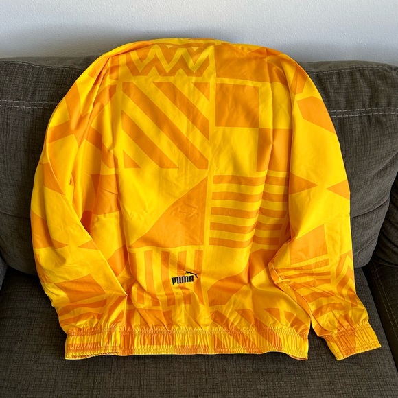 Puma Authentic Manchester City Pre-Match Soccer Yellow Jacket Men’s Sz: L - Picture 5 of 5